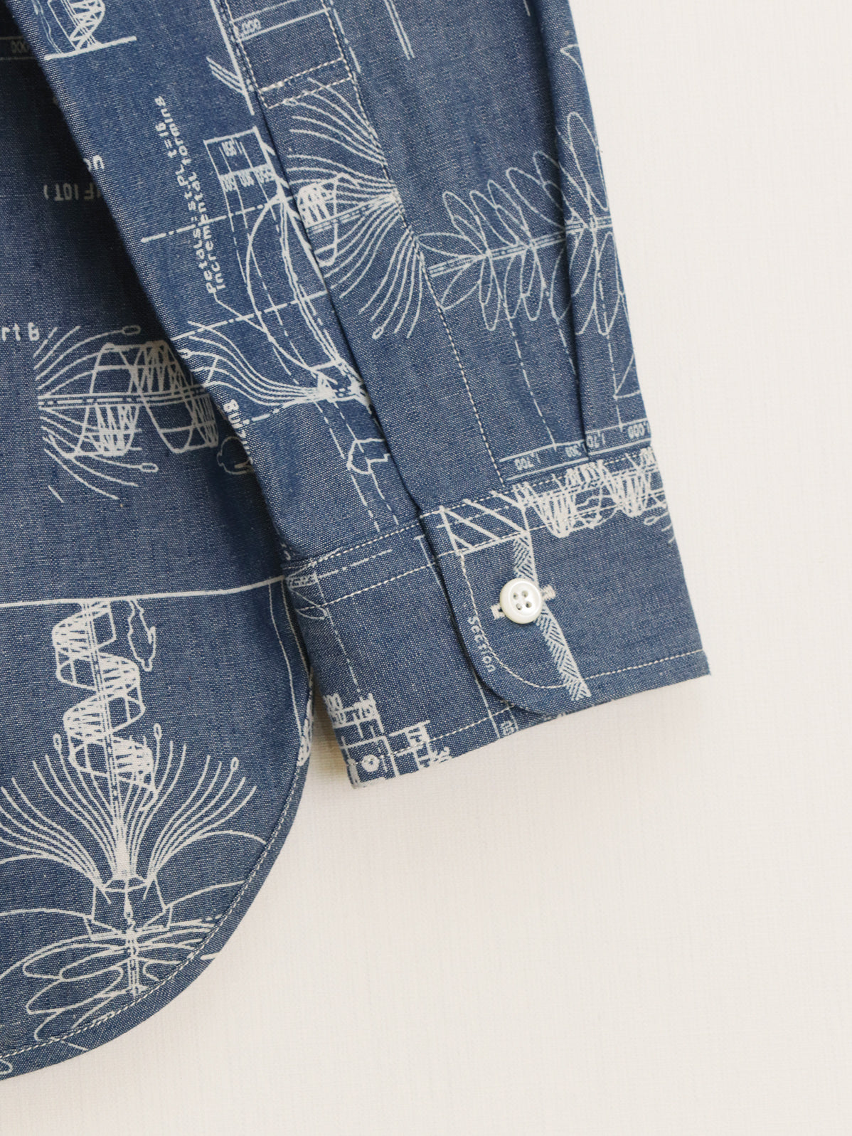 "マジュンデイゴタワー"かりゆしシャツ | majun plus