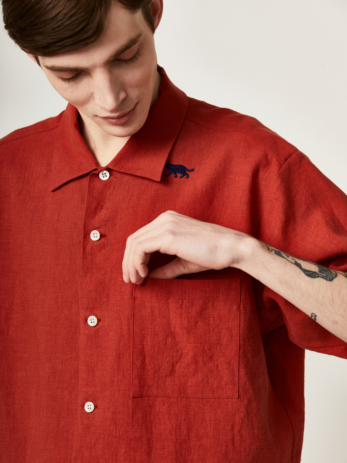 隠れイリオモテヤマネコ かりゆしシャツ | majun plus