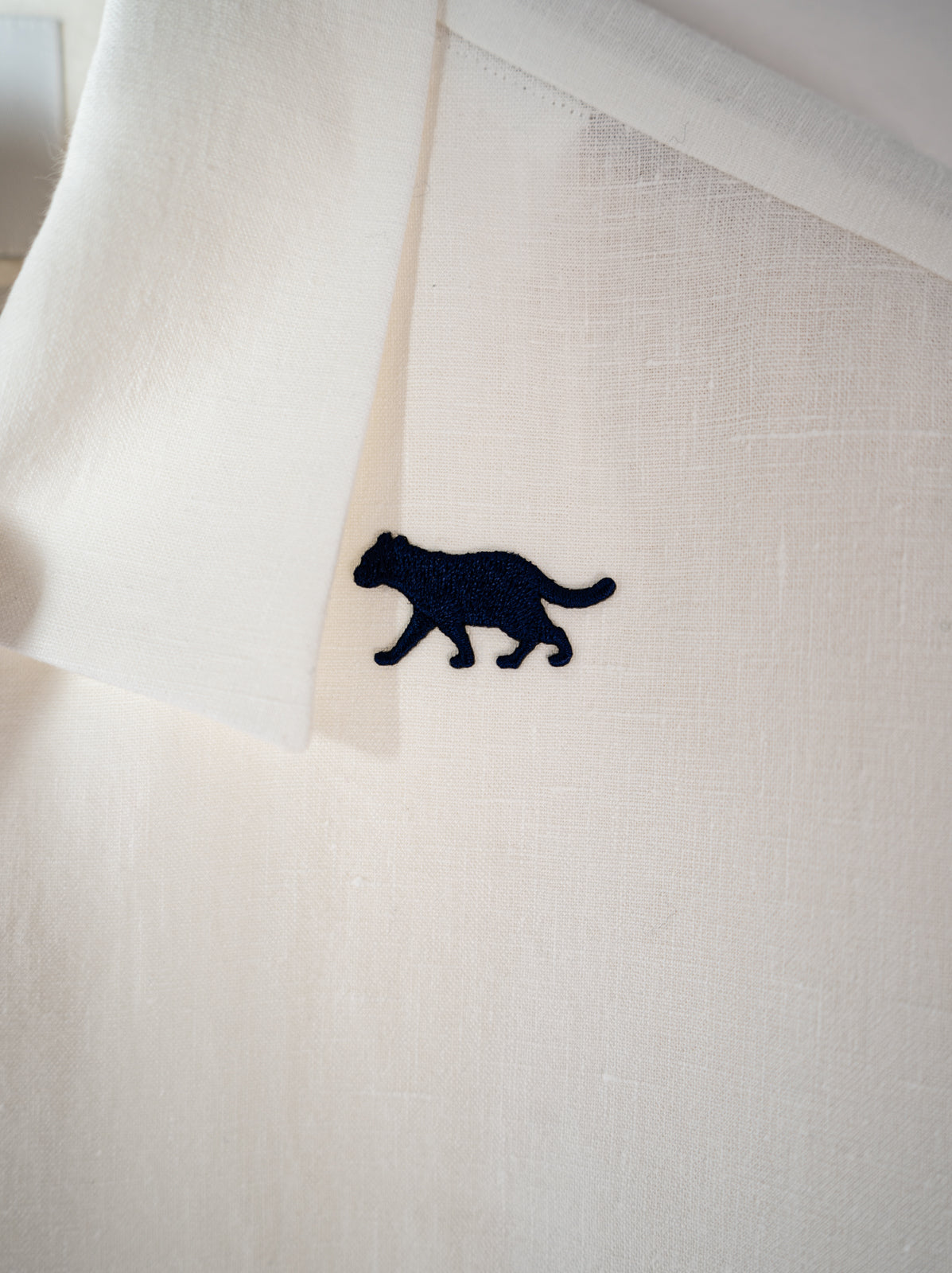 隠れイリオモテヤマネコ かりゆしシャツ | majun plus