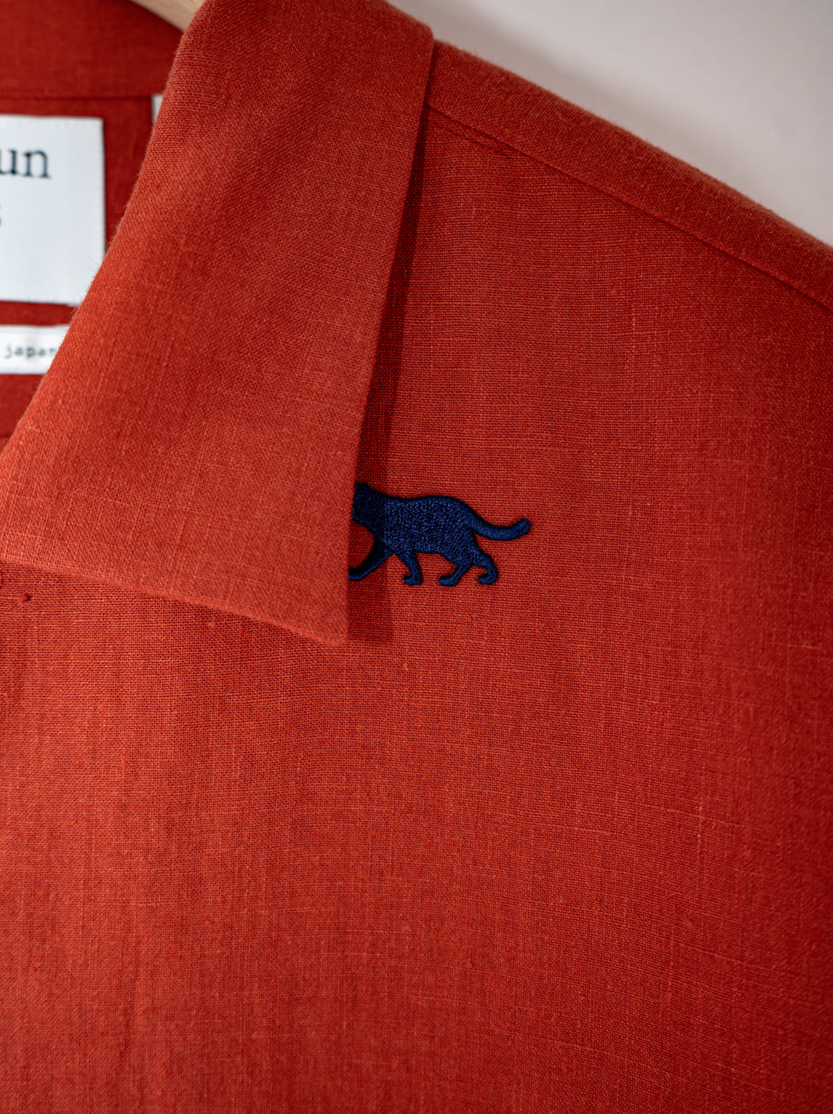 隠れイリオモテヤマネコ かりゆしシャツ | majun plus