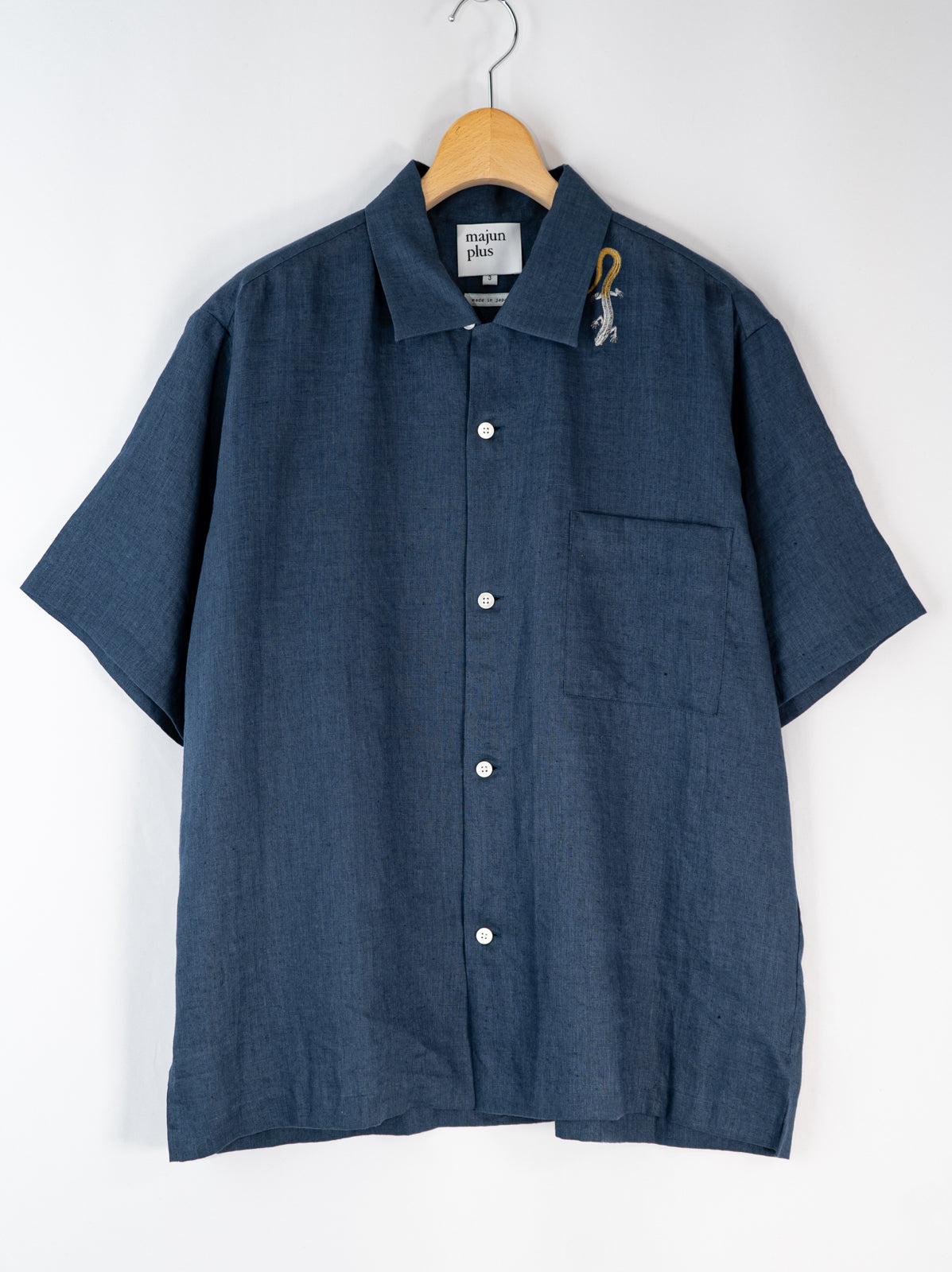 隠れイシガキトカゲ かりゆしシャツ | majun plus