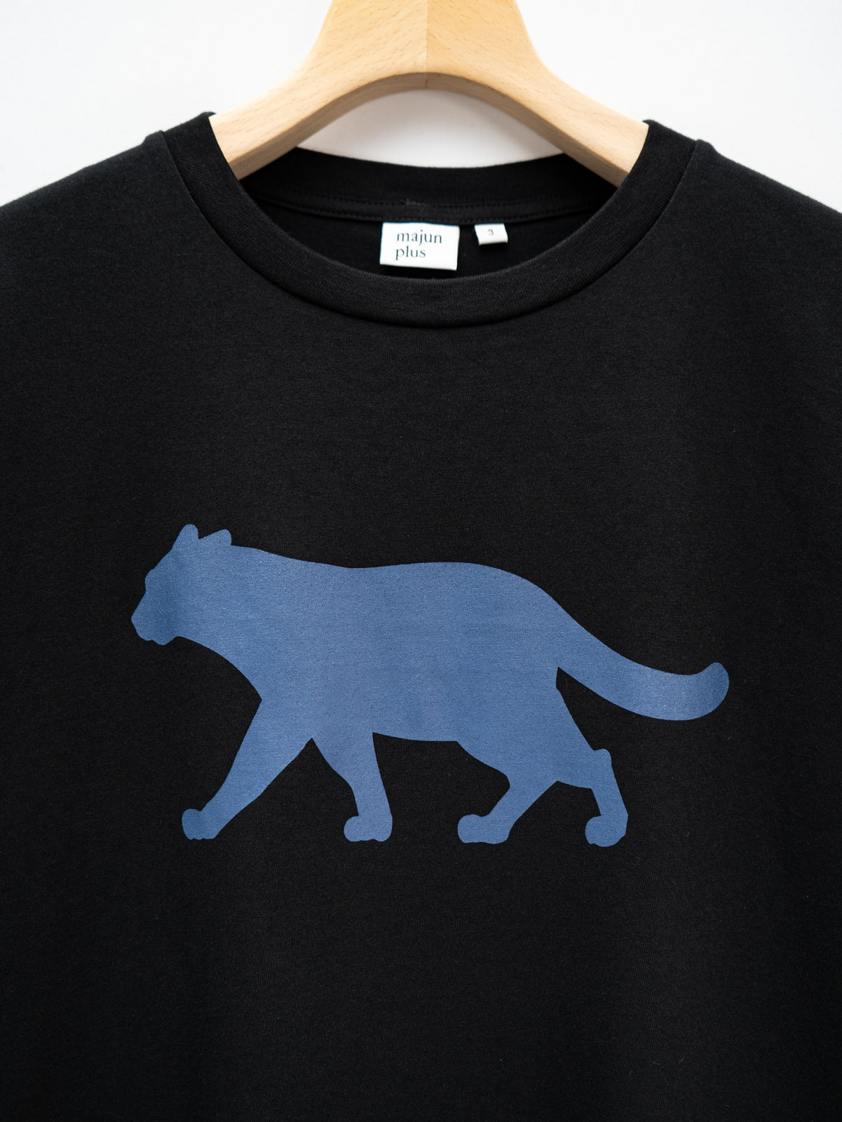 イリオモテヤマネコプリントTシャツ(ブラック) | majun plus