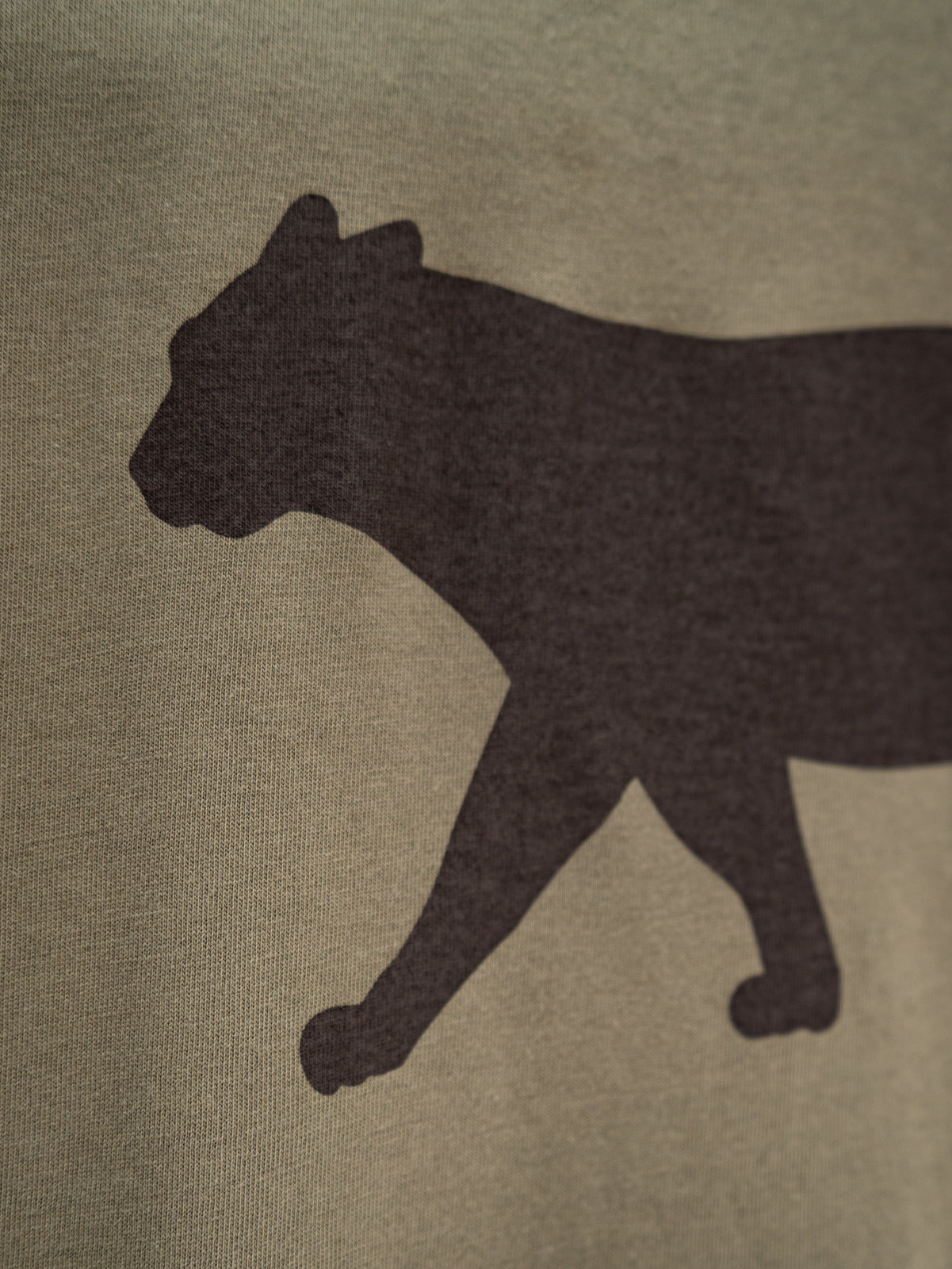 イリオモテヤマネコプリントTシャツ(カーキ) | majun plus