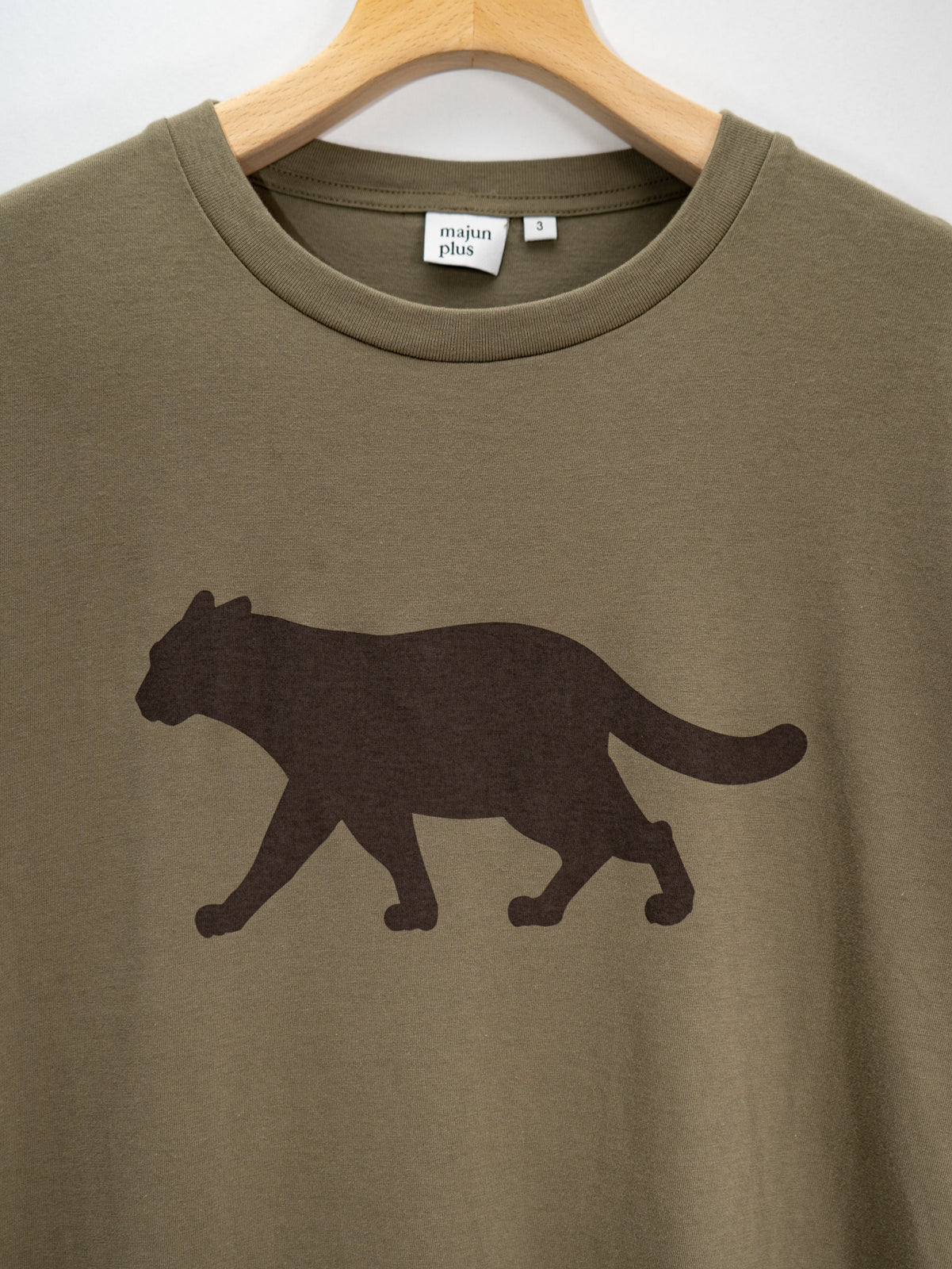 イリオモテヤマネコプリントTシャツ(カーキ) | majun plus