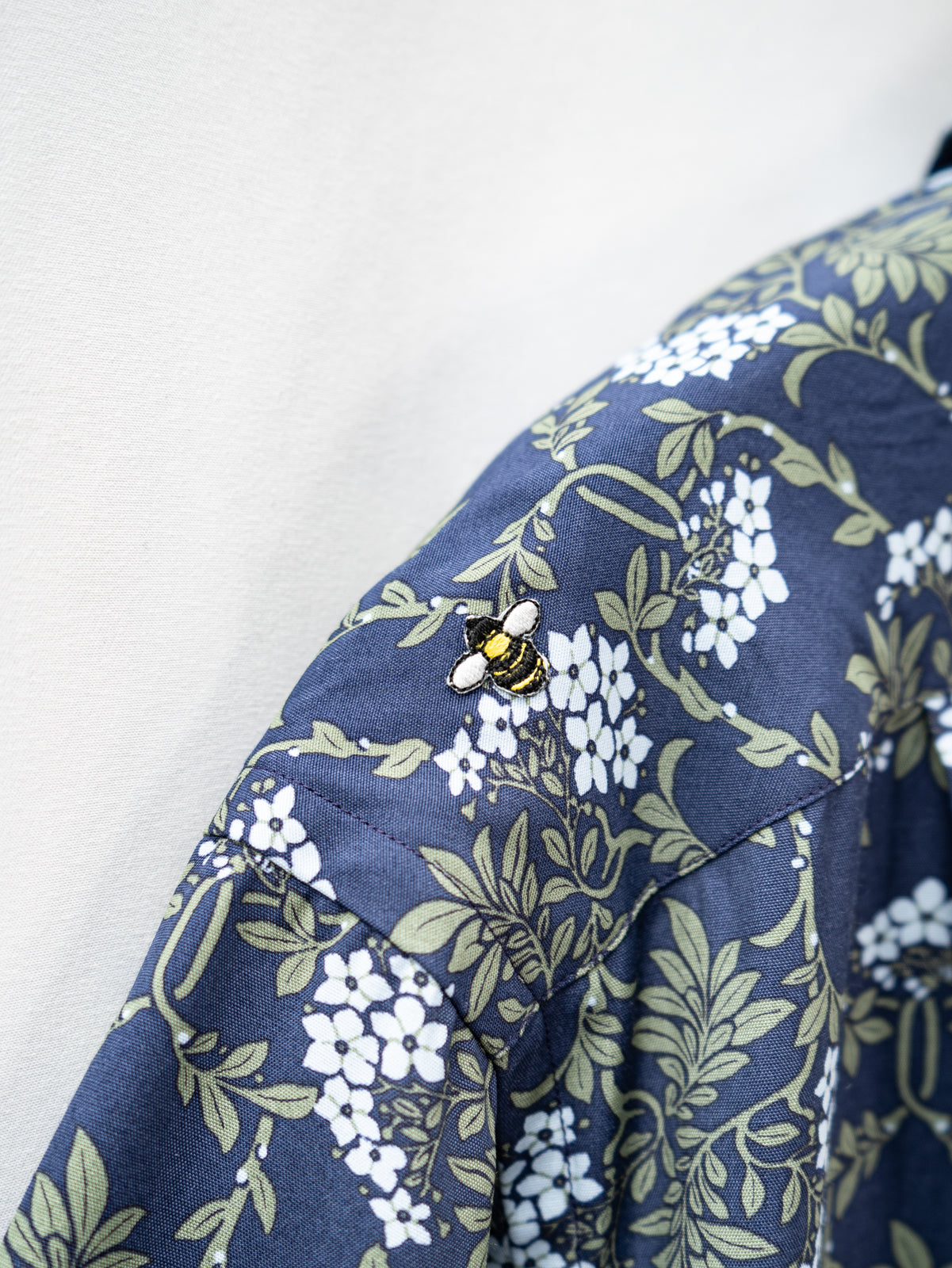 スラッシュカットプルオーバーシャツ | Jipijapa